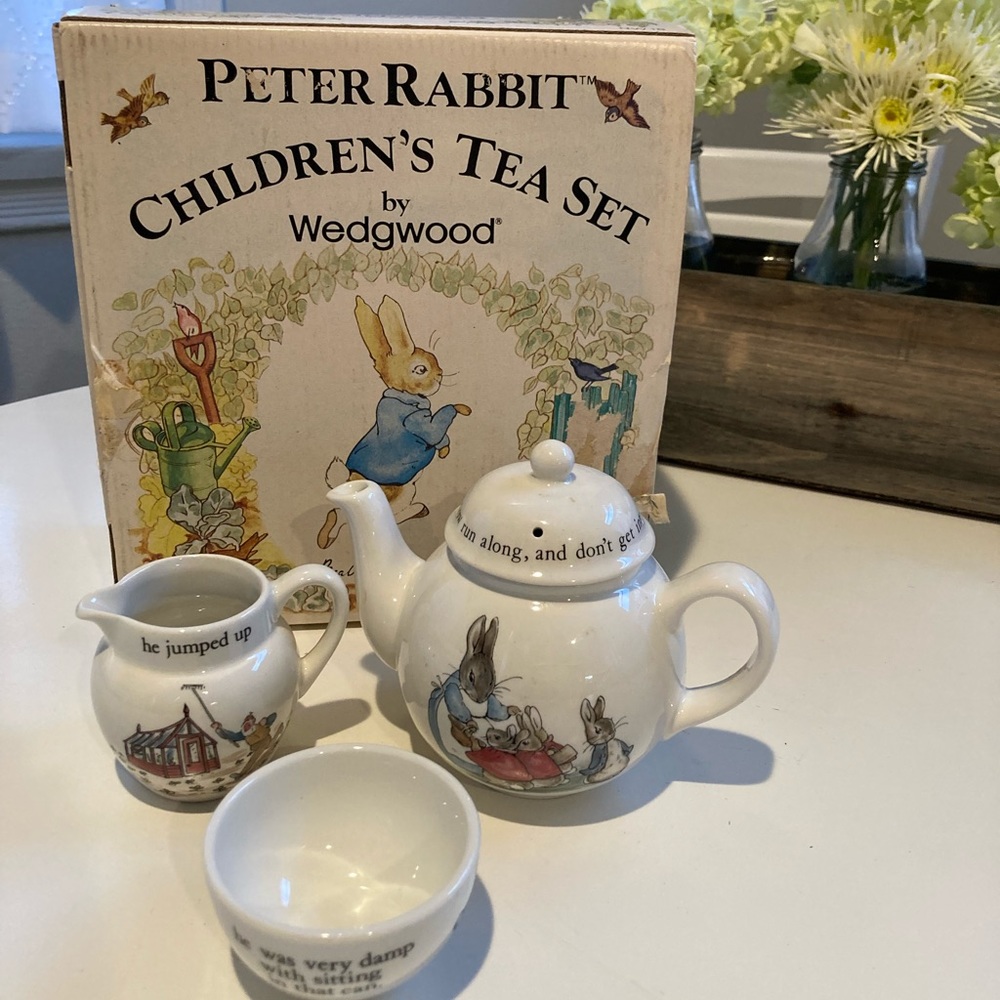 Wedgewood Peter Rabbit Vintage Children’s Tea Set - 4 pieces